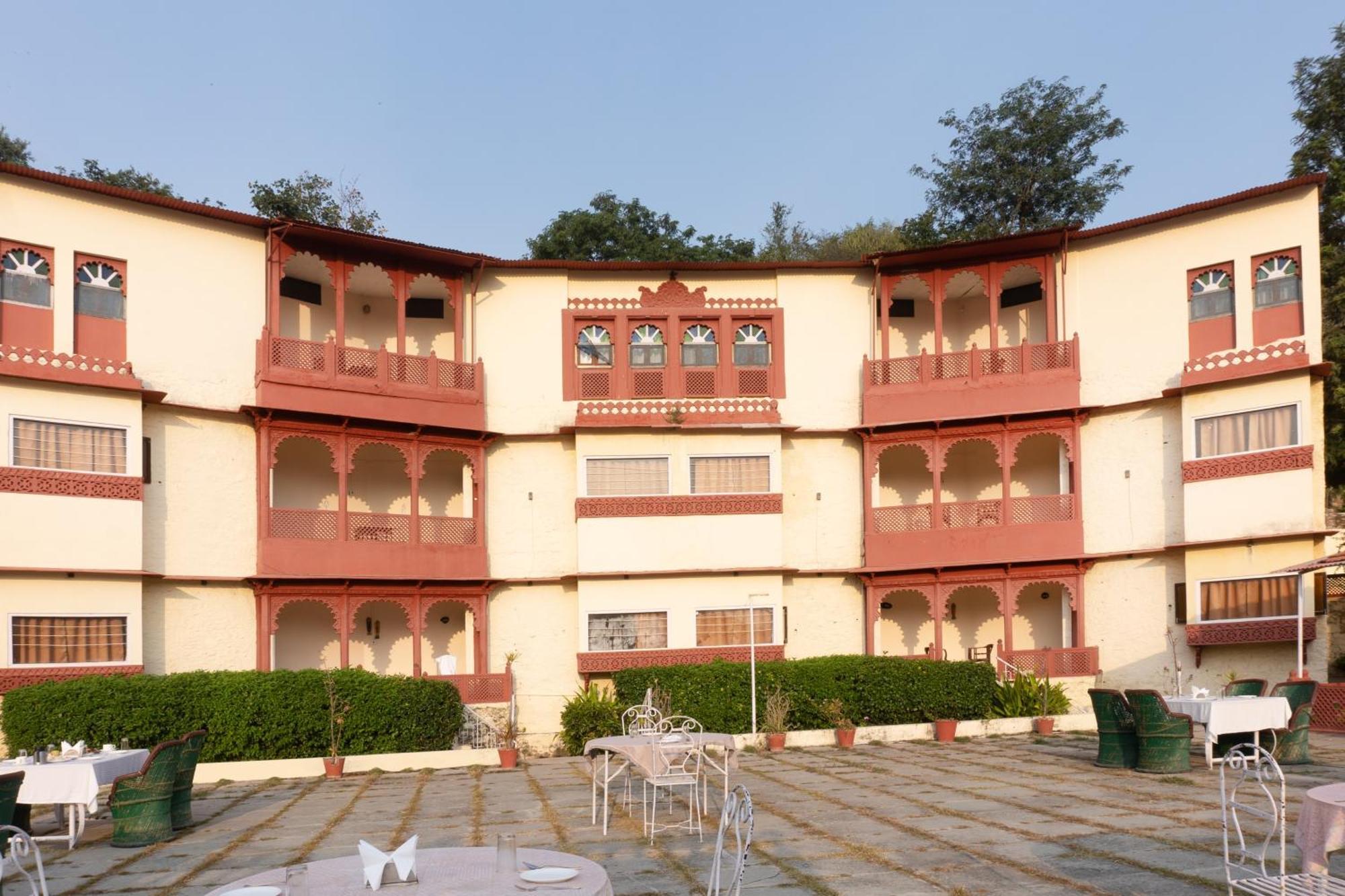 Treebo Kumbhal Castle, 2 Km From Kumbalgarh Fort Kumbhalgarh Bagian luar foto